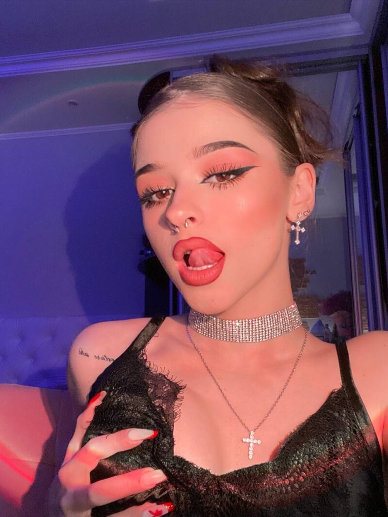 Проститутка СПб Алла +7(981)136-33-84