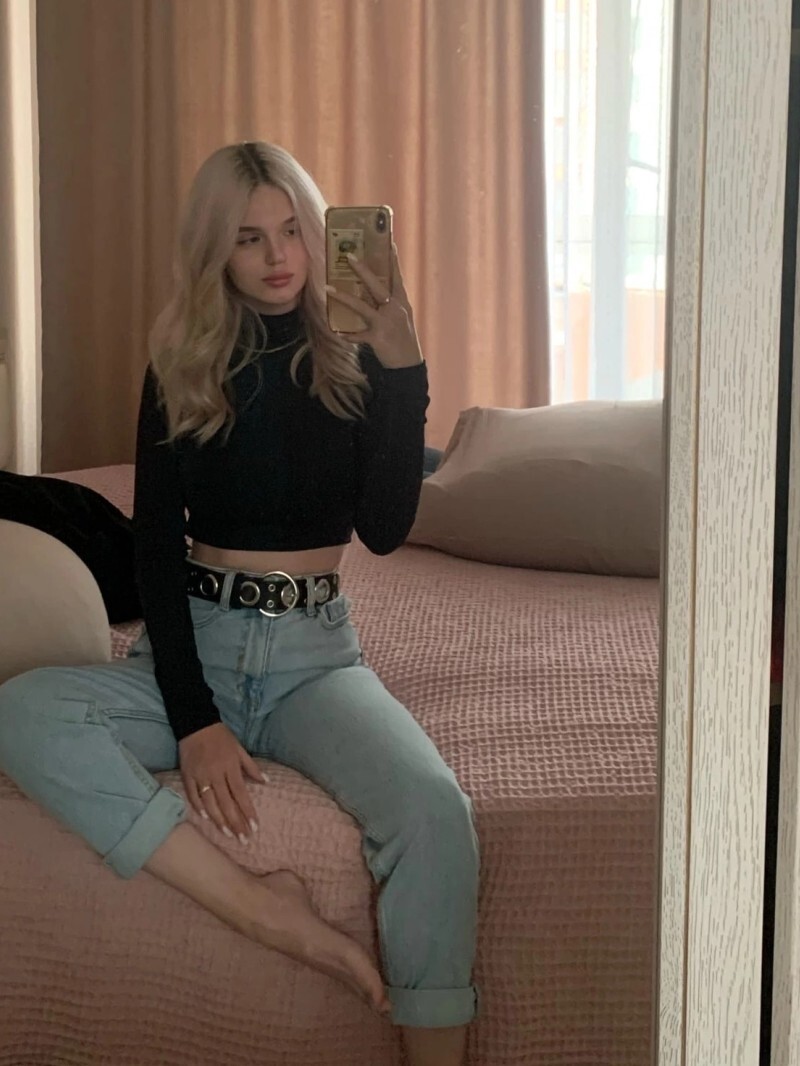 Шарлота индивидуалка Санкт-Петербурга у метро Московские Ворота индивидуалки бдсм